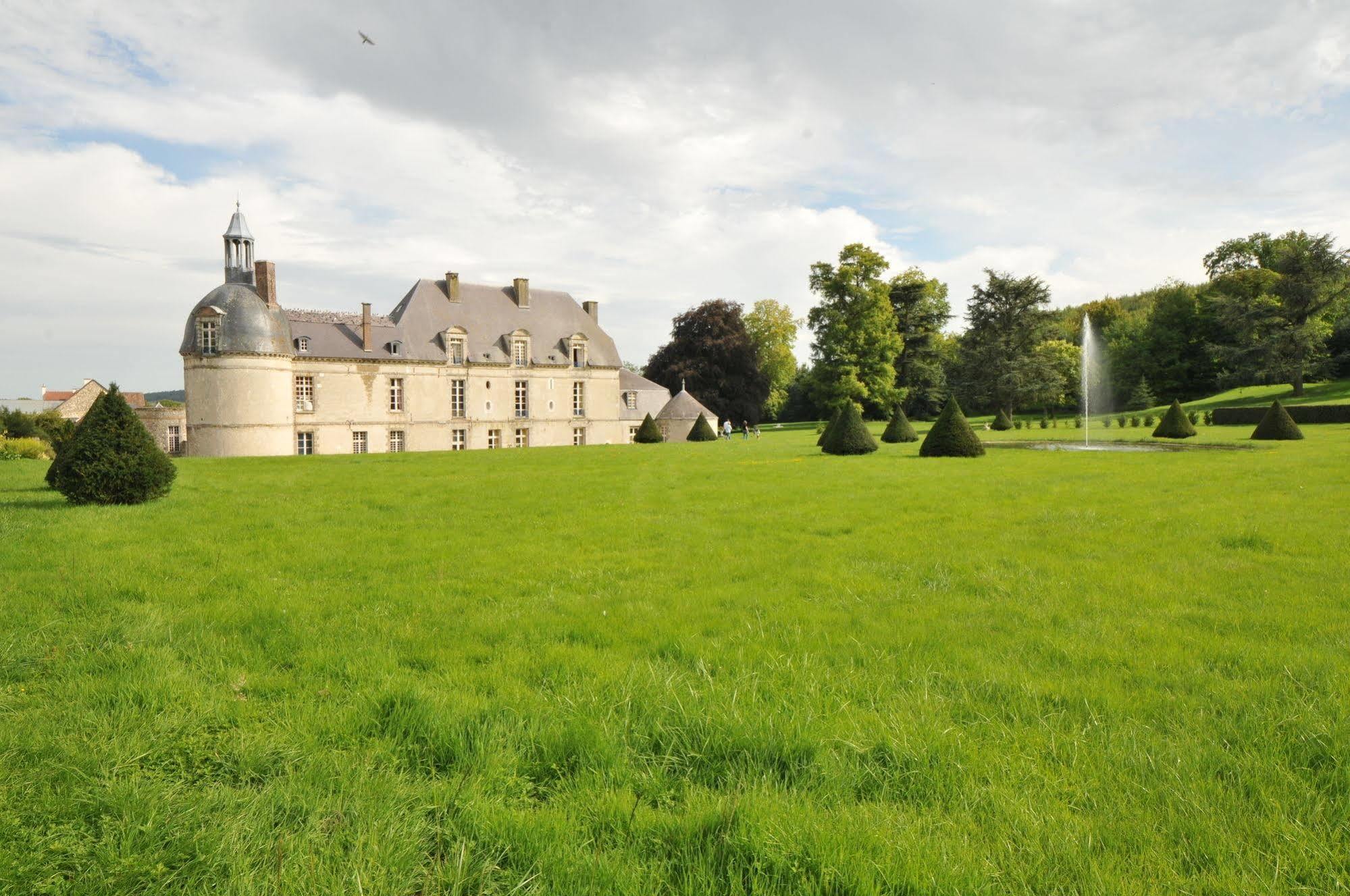 Le Chateau D'Etoges Luaran gambar